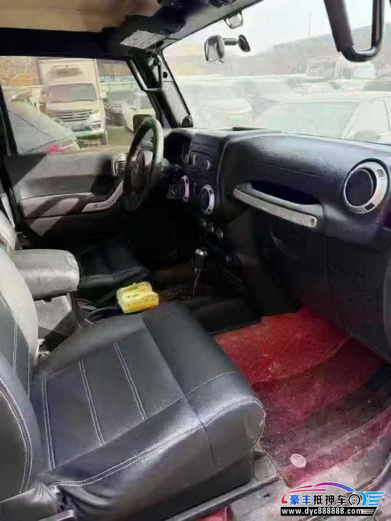 12年Jeep牧马人轿车抵押车出售