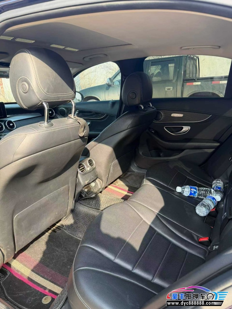 18年奔驰C轿车抵押车出售