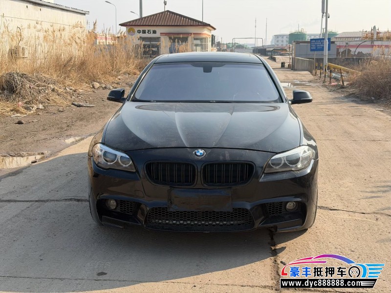 抵押车出售14年宝马5系轿车