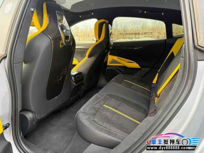 25年小米SU7轿车抵押车出售