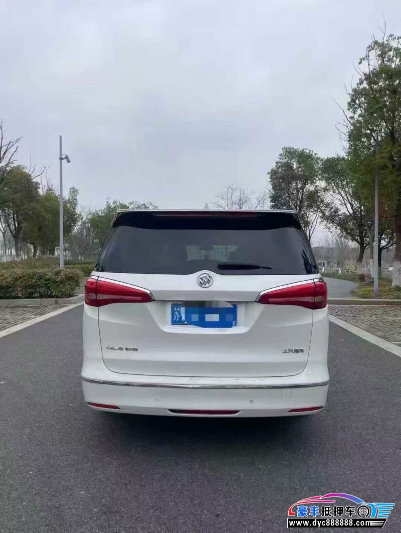 17年别克GL8轿车抵押车出售