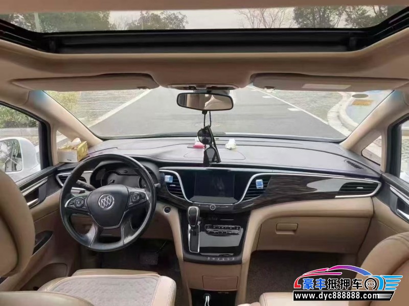 17年别克GL8轿车抵押车出售