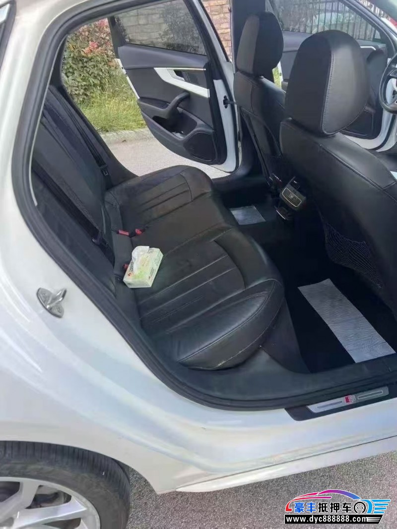 19年奥迪A4L轿车抵押车出售