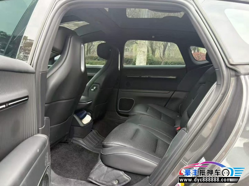 24年阿维塔12轿车抵押车出售