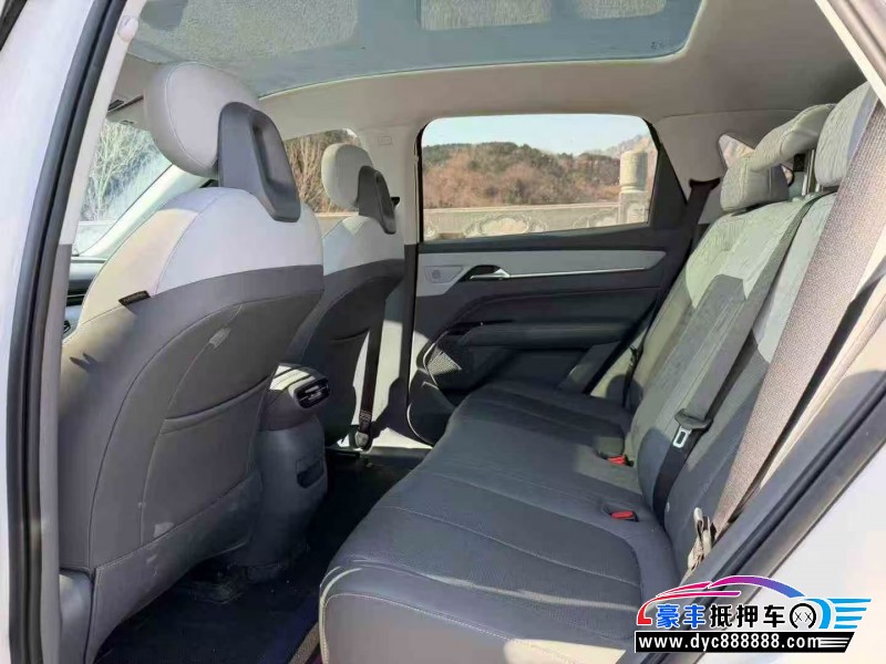 25年奔腾悦意轿车抵押车出售