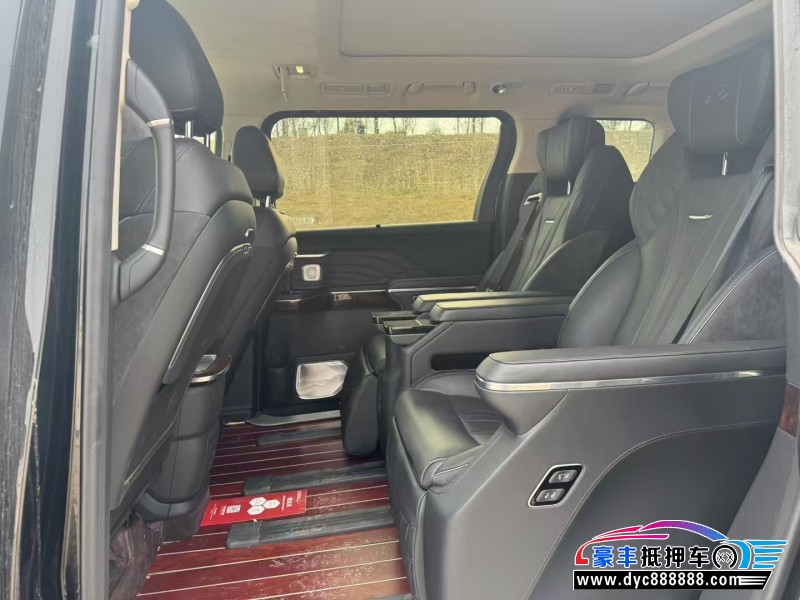 22年红旗HQ9轿车抵押车出售