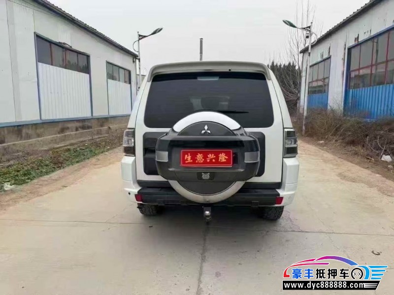 19年三菱帕杰罗轿车抵押车出售