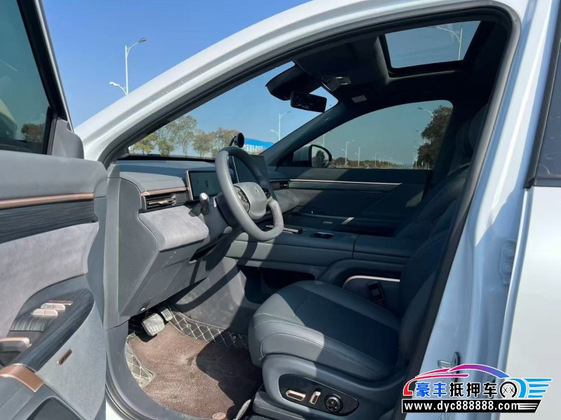 25年东风奕派008轿车抵押车出售