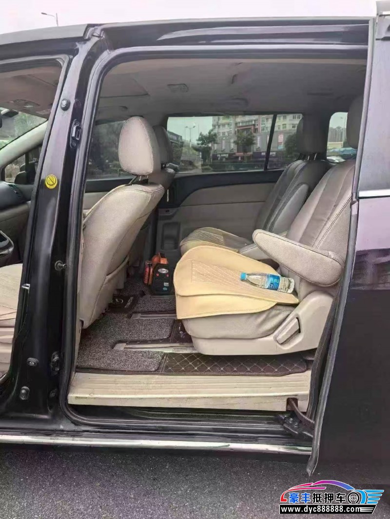 13年马自达马自达8轿车抵押车出售