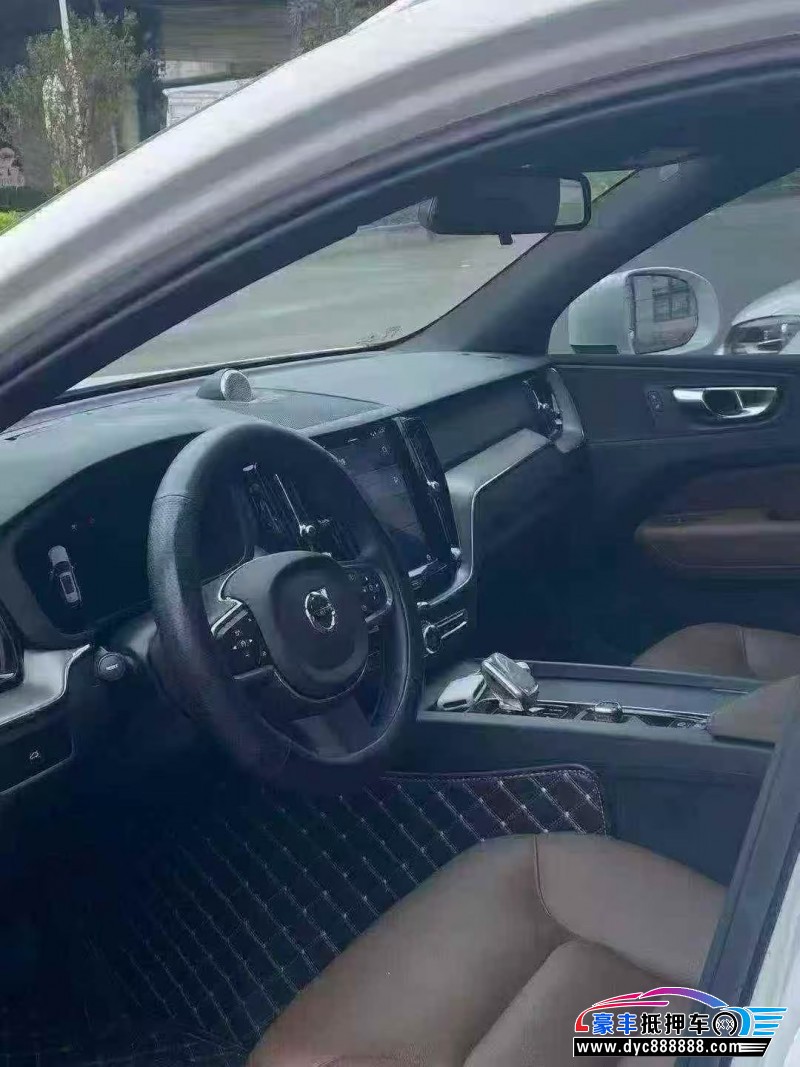24年沃尔沃XC60轿车抵押车出售