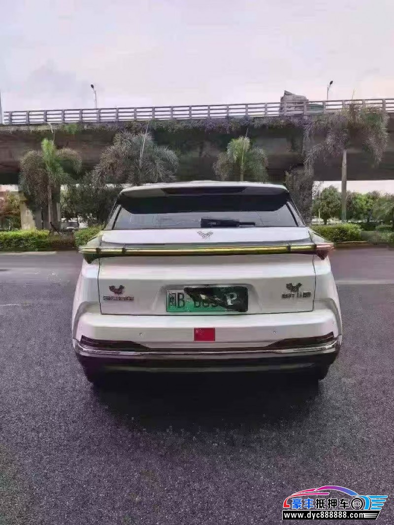 23年哪吒U轿车抵押车出售