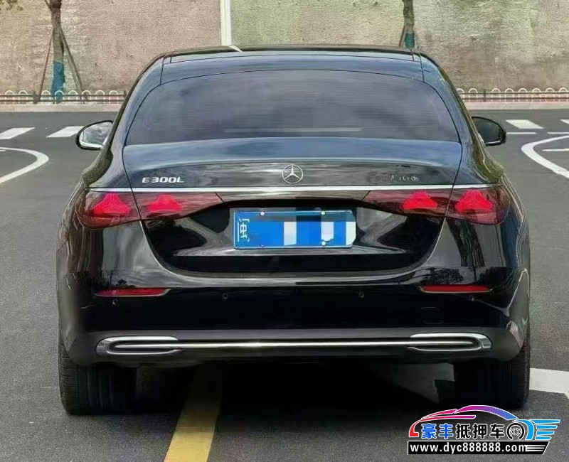 25年奔驰E轿车抵押车出售