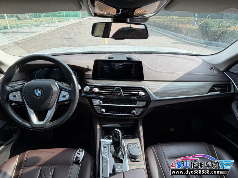 20年宝马5系轿车抵押车出售