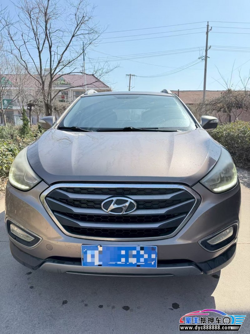 抵押车出售15年现代ix35轿车