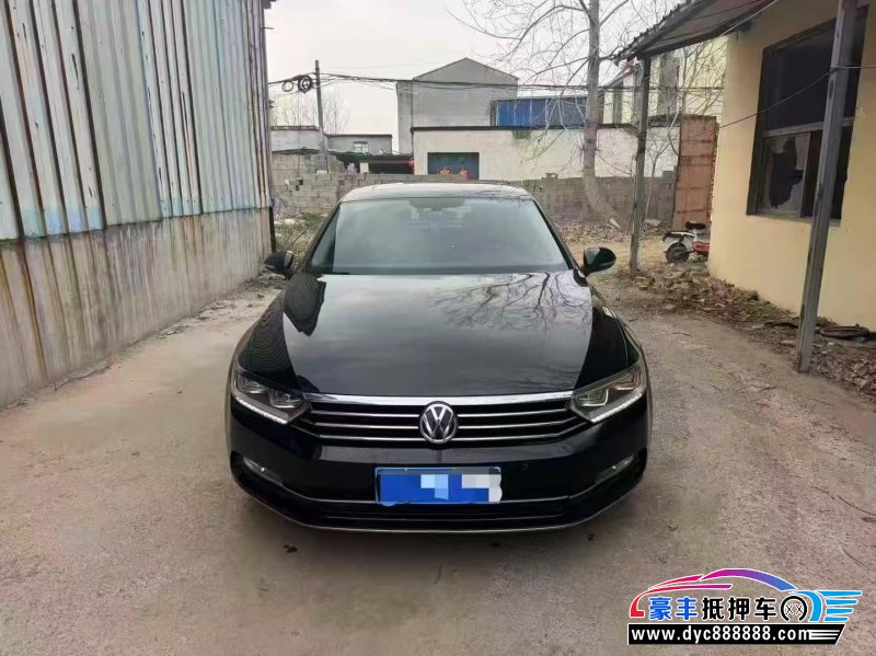 抵押车出售18年大众迈腾轿车