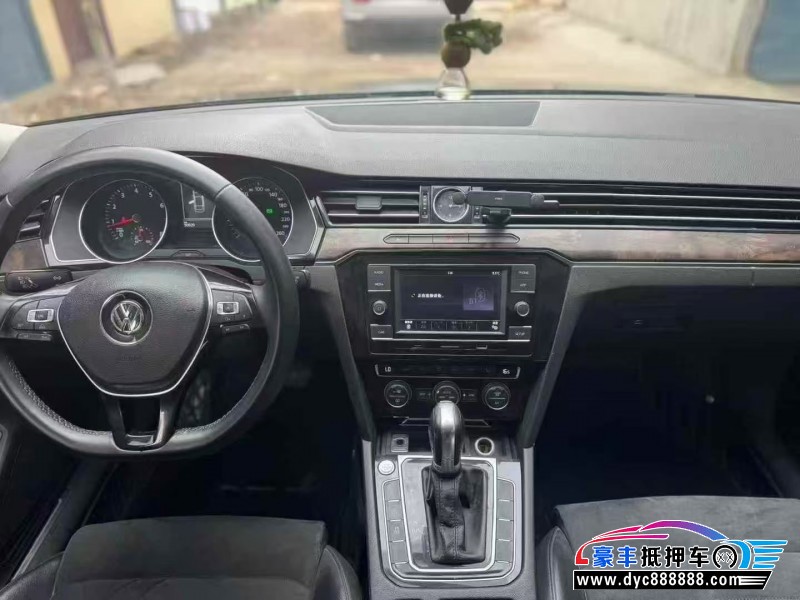 18年大众迈腾轿车抵押车出售