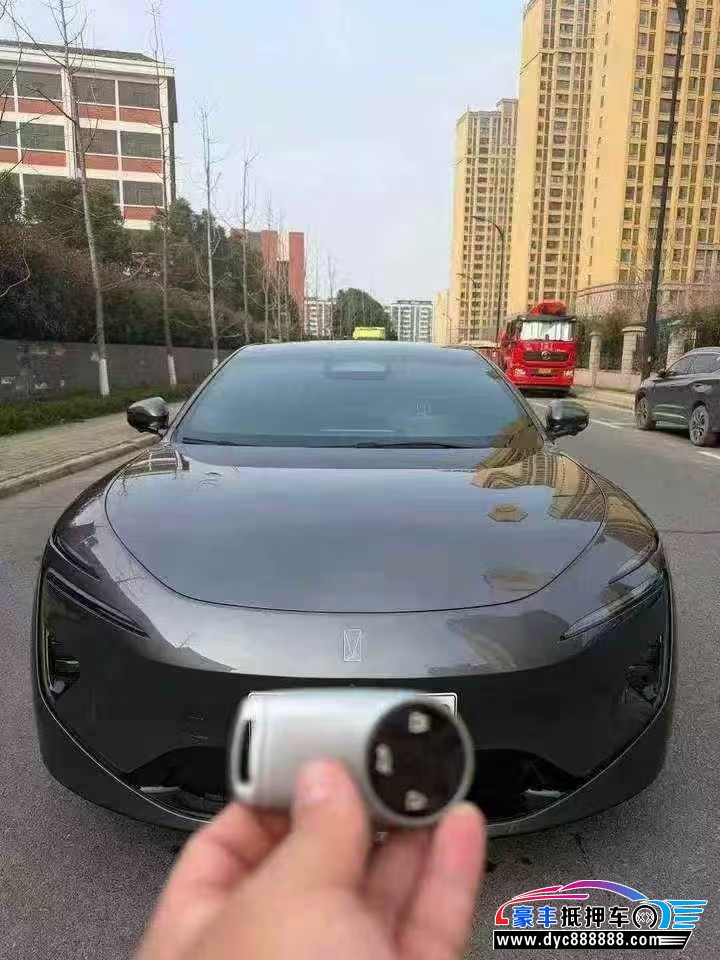 抵押车出售24年阿维塔12轿车