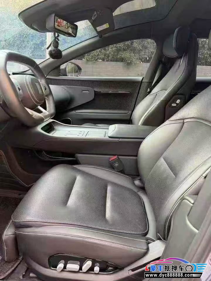 24年阿维塔12轿车抵押车出售