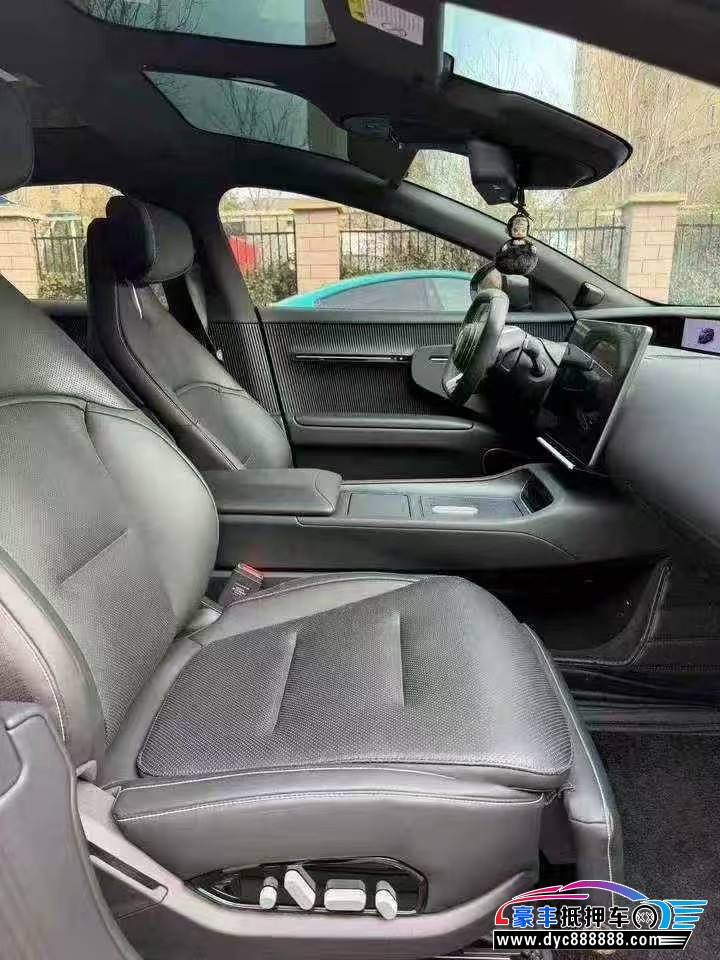 24年阿维塔12轿车抵押车出售