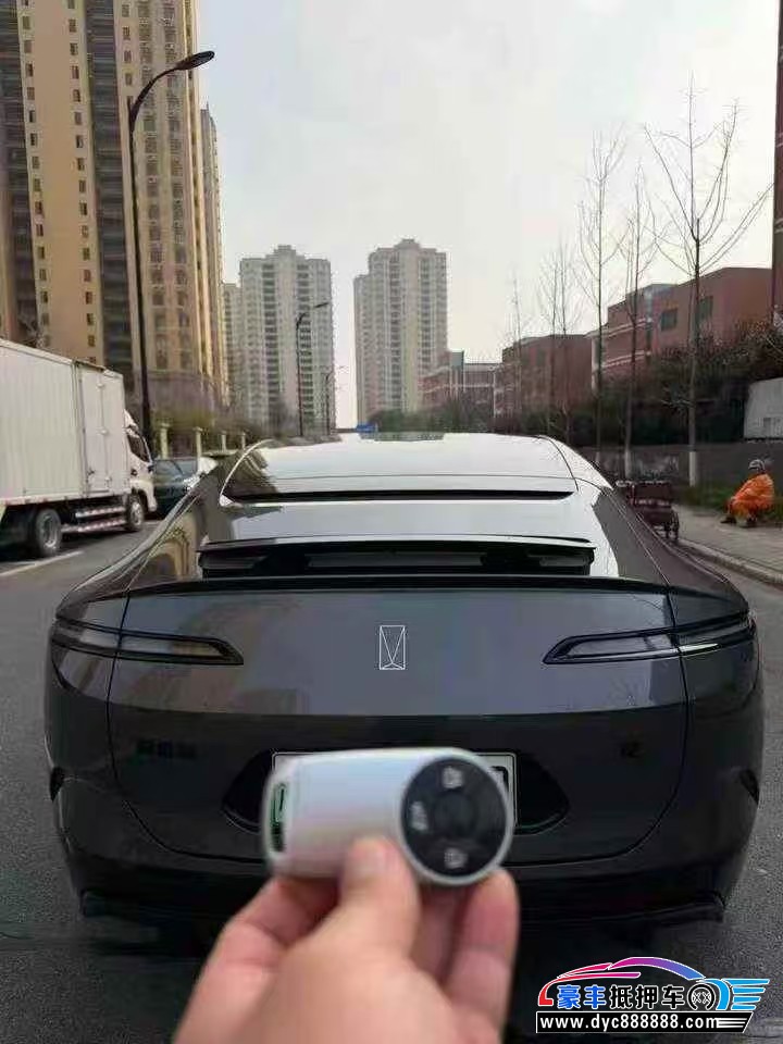 24年阿维塔12轿车抵押车出售