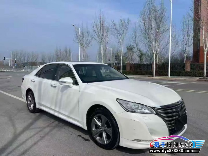 18年丰田皇冠轿车抵押车出售