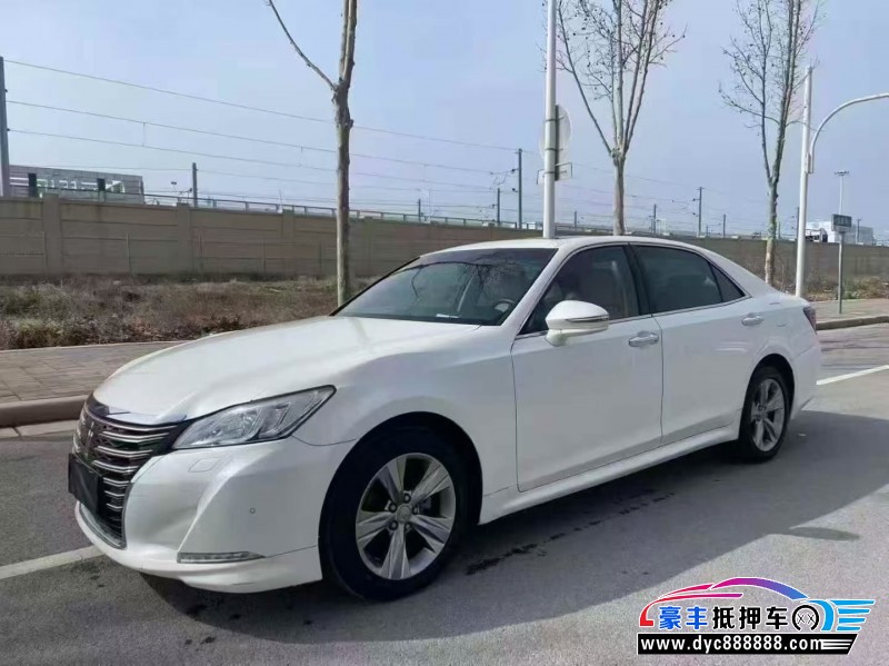 18年丰田皇冠轿车抵押车出售