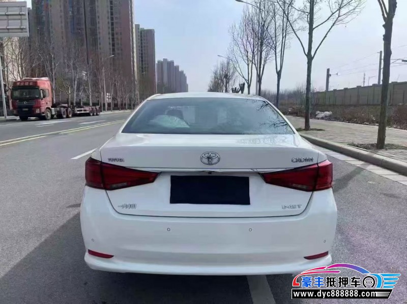 18年丰田皇冠轿车抵押车出售