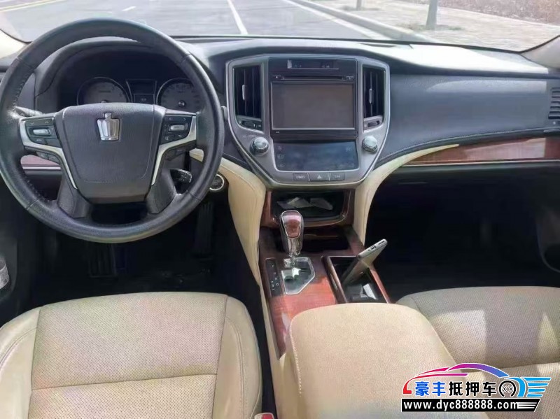 18年丰田皇冠轿车抵押车出售