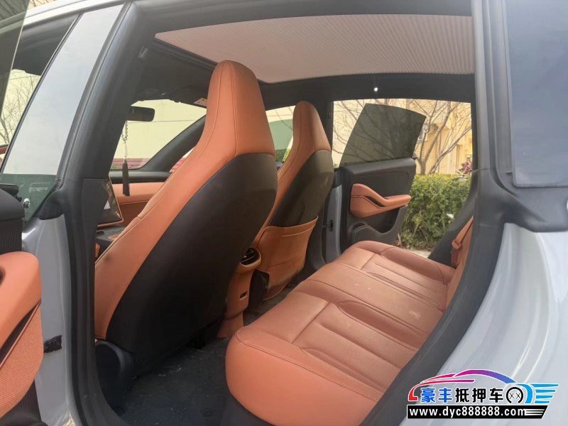 25年蔚来ET5轿车抵押车出售