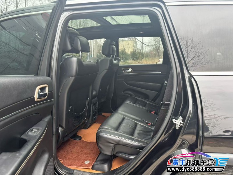 14年Jeep大切诺基轿车抵押车出售