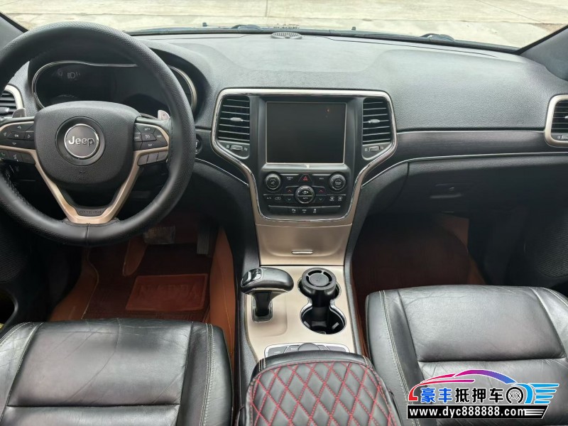14年Jeep大切诺基轿车抵押车出售