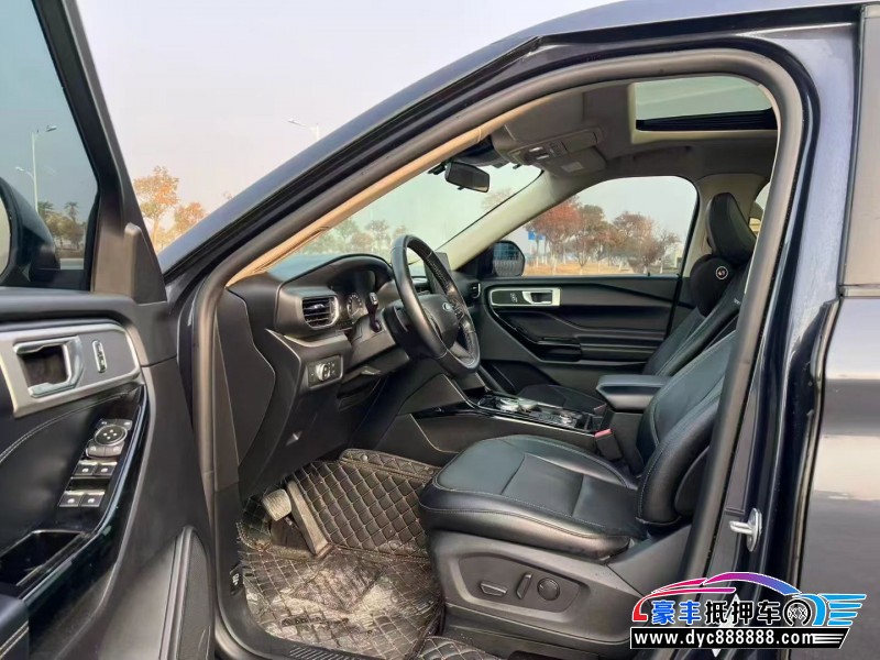 20年福特探险者轿车抵押车出售