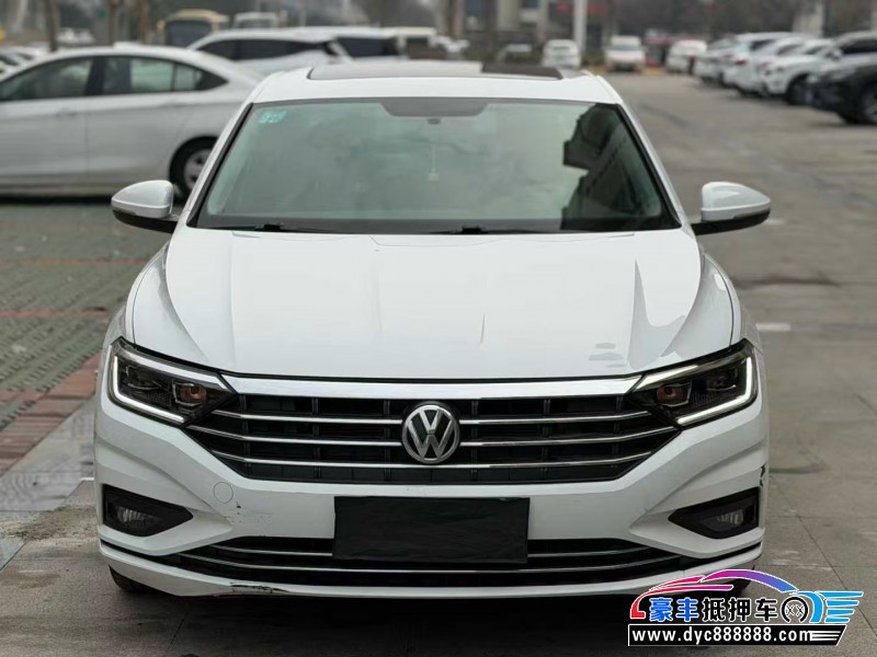 抵押车出售19年大众速腾轿车