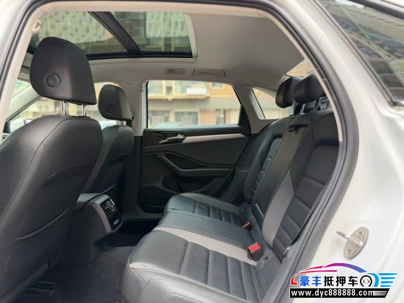 19年大众速腾轿车抵押车出售