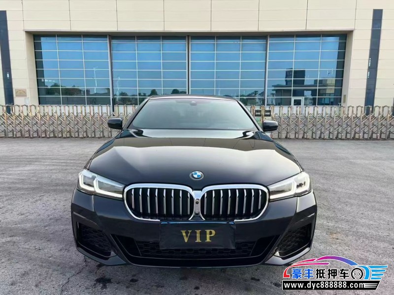 抵押车出售22年宝马5系轿车