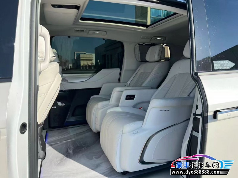 25年别克GL8轿车抵押车出售