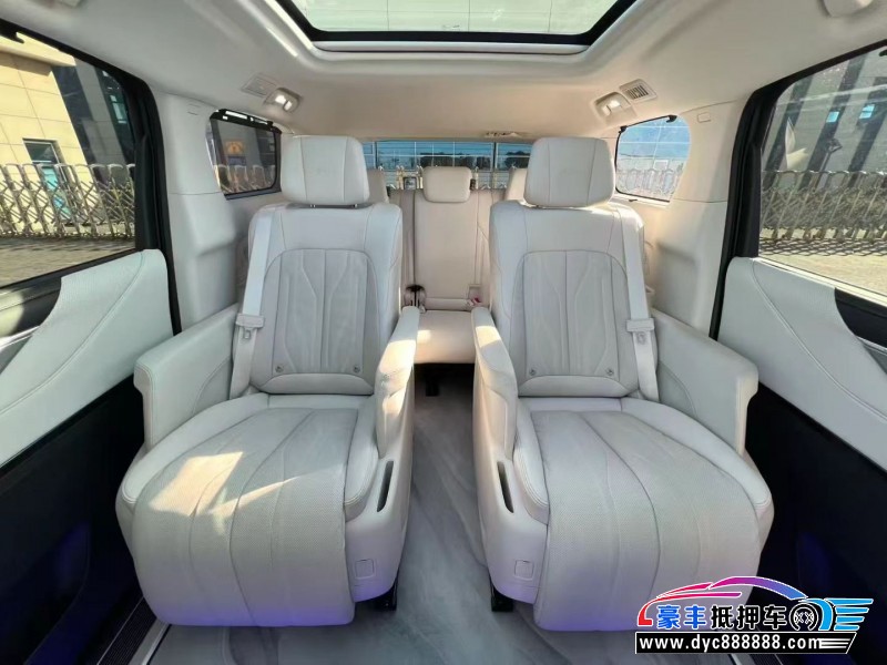 25年别克GL8轿车抵押车出售