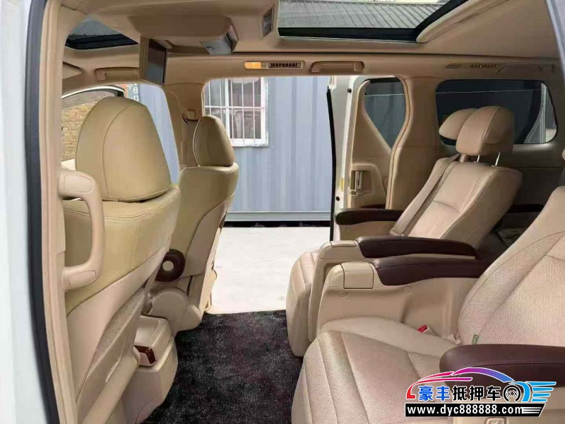 11年丰田埃尔法轿车抵押车出售