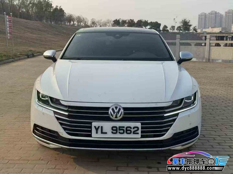 抵押车出售18年大众CC轿车