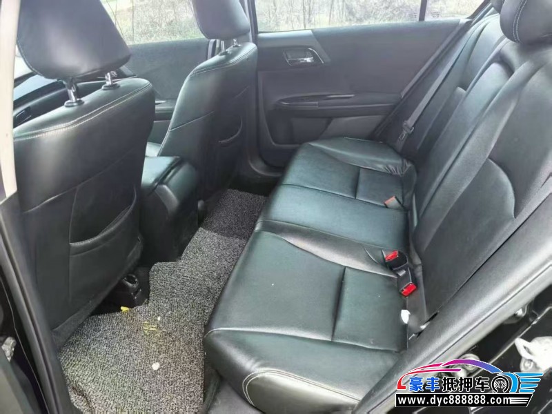 17年本田雅阁轿车抵押车出售