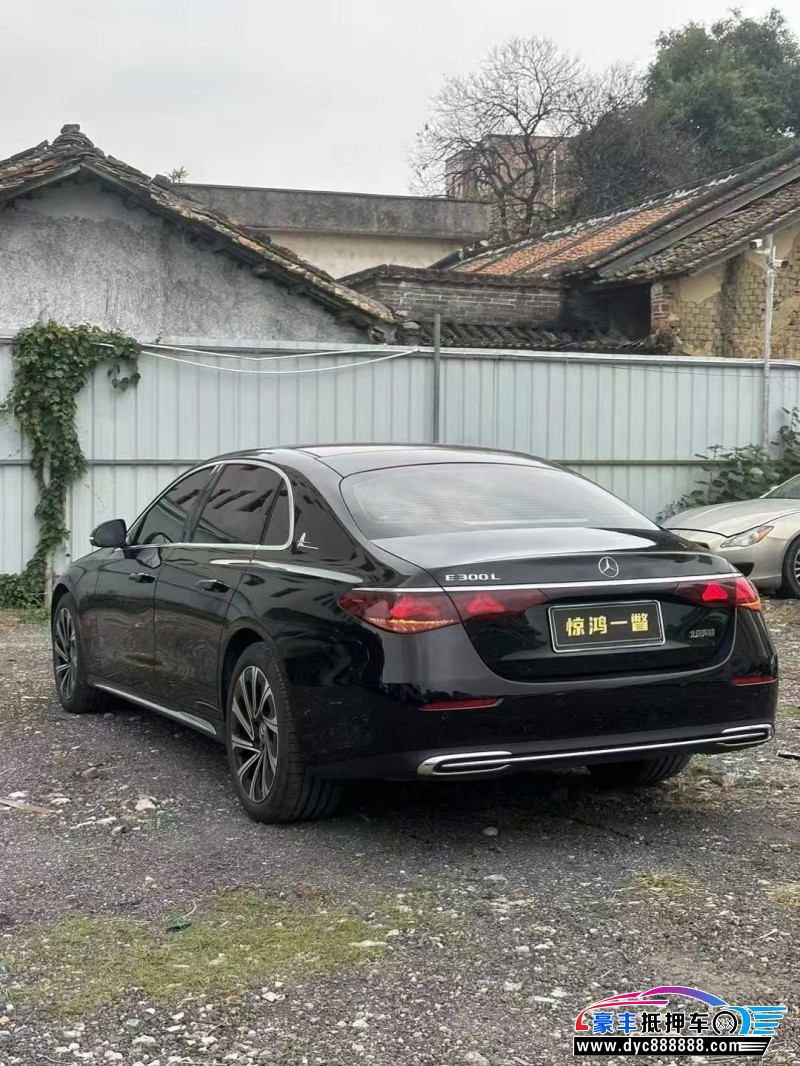 25年奔驰E轿车抵押车出售