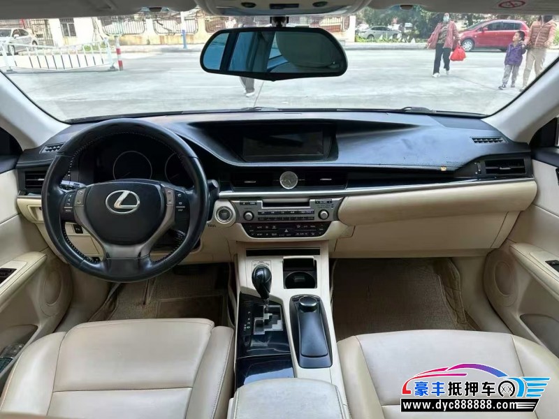 13年雷克萨斯ES轿车抵押车出售