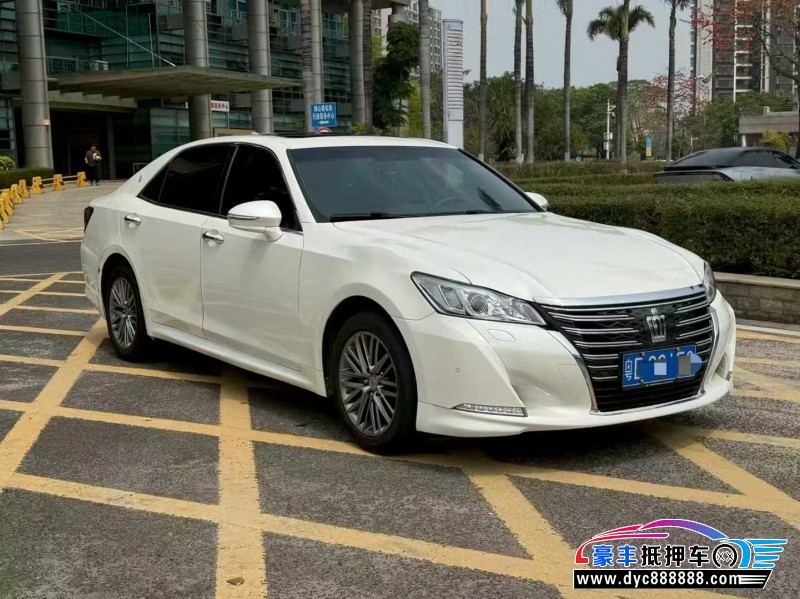 17年丰田皇冠轿车抵押车出售