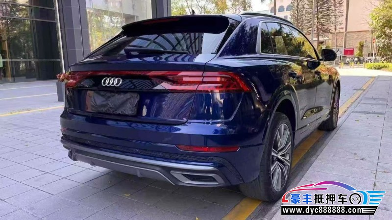 21年奥迪Q8轿车抵押车出售