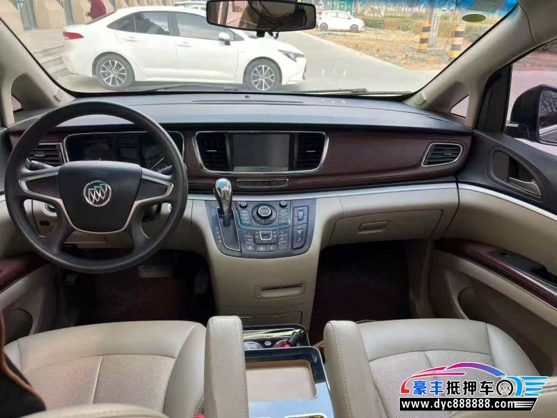 17年别克GL8轿车抵押车出售