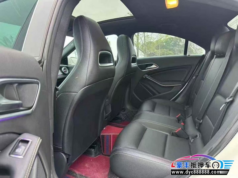 18年奔驰CLA轿车抵押车出售