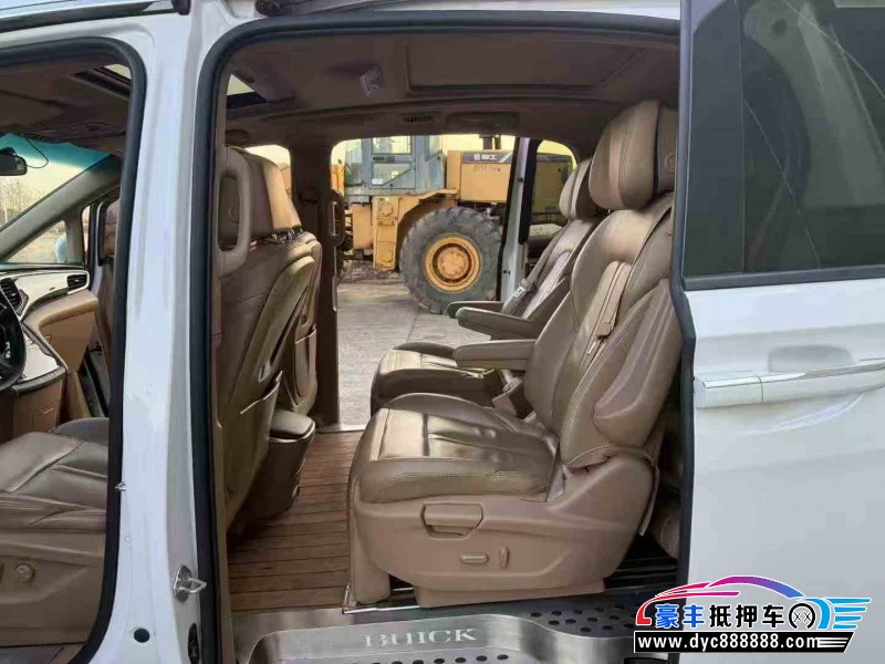 18年别克GL8轿车抵押车出售