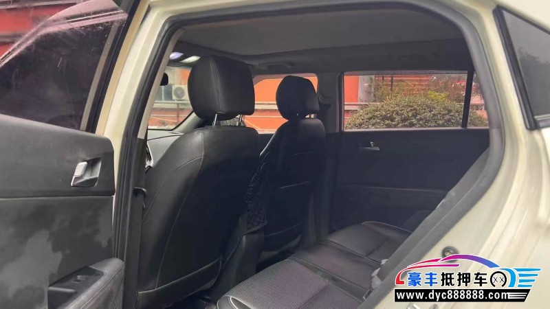 16年现代ix25轿车抵押车出售