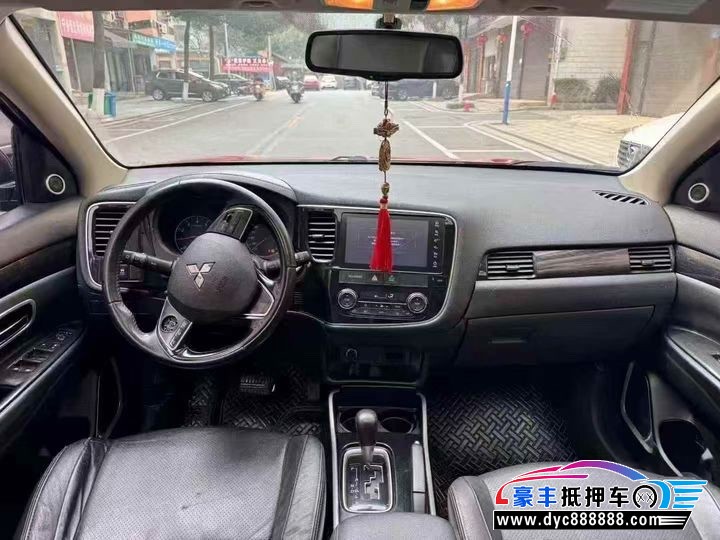 18年三菱欧蓝德SUV抵押车出售