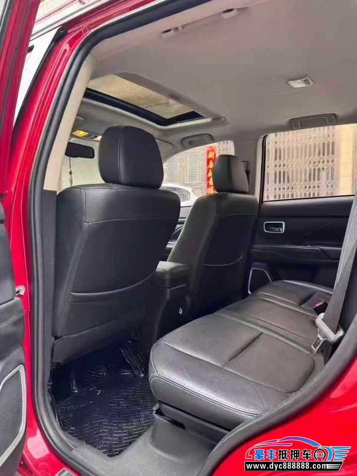 18年三菱欧蓝德SUV抵押车出售